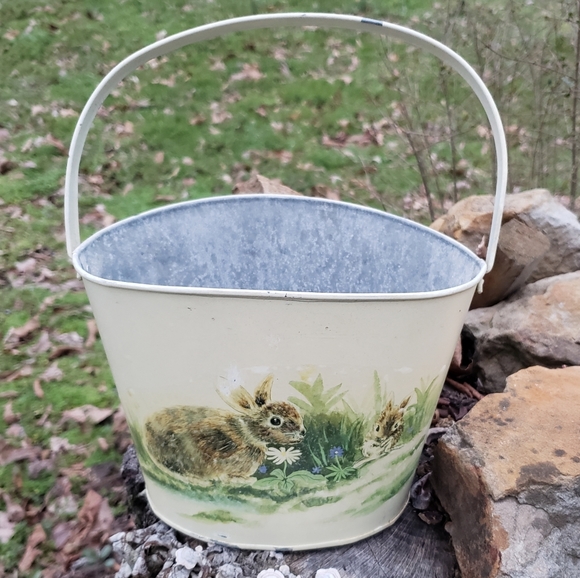 VINTAGE STYLE Painted Rabbit Bucket - Picture 2 of 6